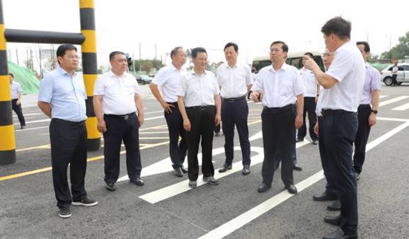 市委书记王一鸥调研公司西环线项目建设