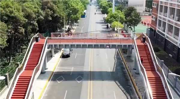 刷新“交投速度”， 东升小学旁这座天桥广受好评